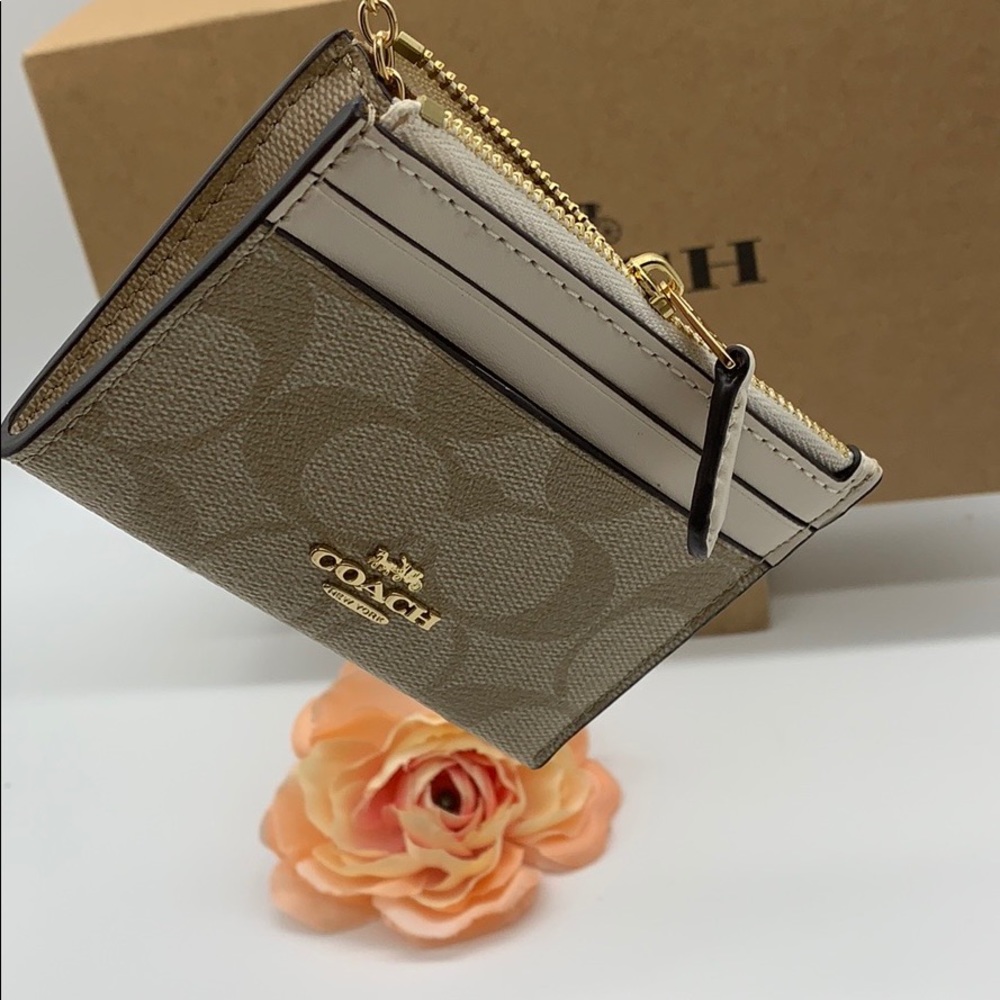 Mini Skinny Id Case In Signature Canvas - Picture 13 of 16